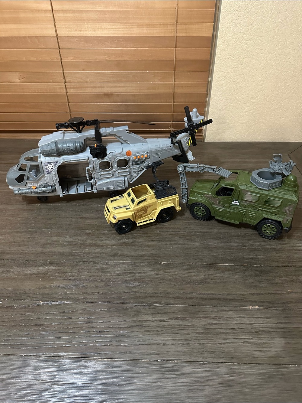 Toy Military Helicopter and Vehicles Playset - Gray, Green, Yellow